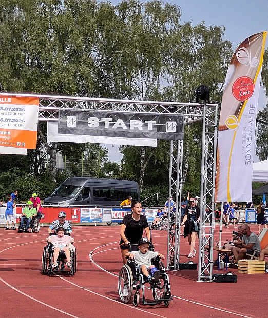Gemeinsam in Bewegung sein beim 24-Stunden-Rollstuhlrennen des Kreisvereins Leben mit Behinderungen Göppingen...